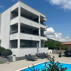 Apartament Aa 1, Trogir