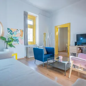 Klau10 In Party District. Apartament Budapeszt